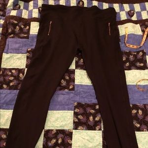 Fabletics Joggers/Leggings with zipper pockets